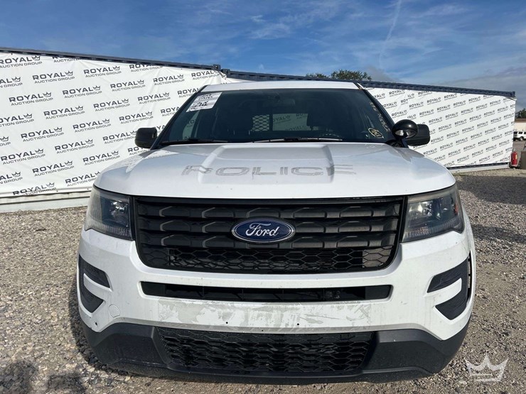 2019-ford-explorer-image-23