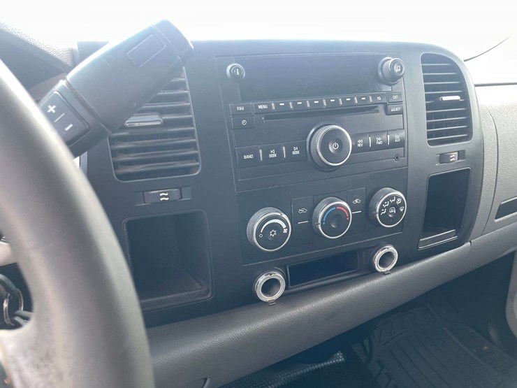 2010-gmc-sierra-2500-image-13