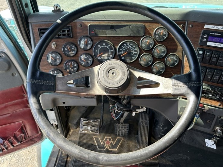 2012-western-star-4900-image-19