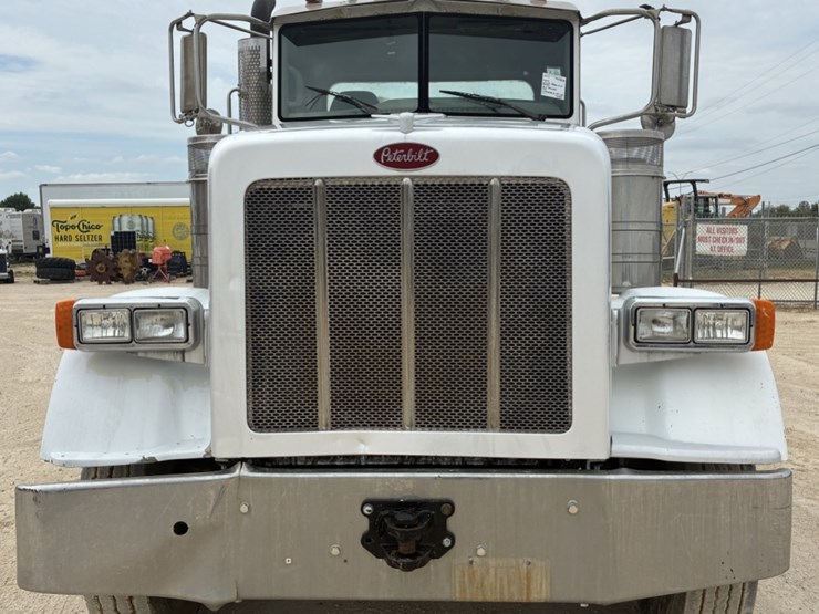2012-peterbilt-367-image-2