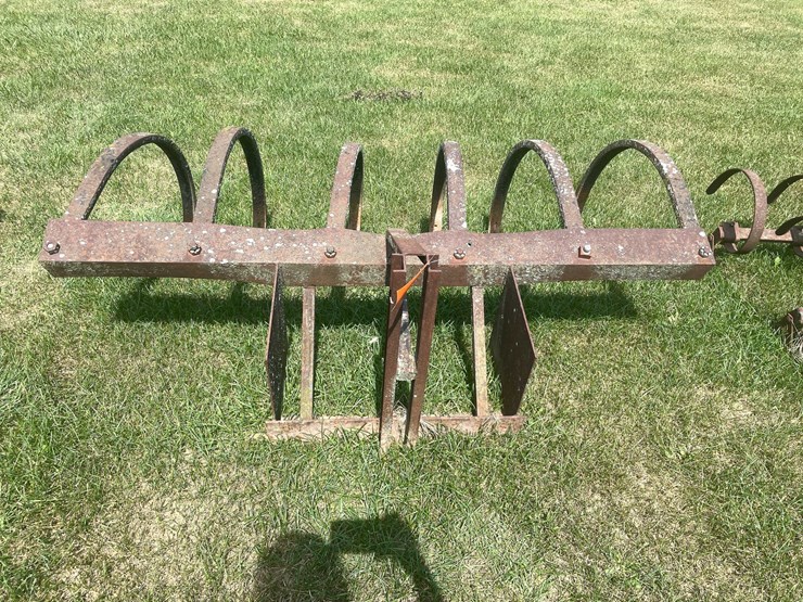 #1631-•-vintage-spring-tooth-cultivator-image-1