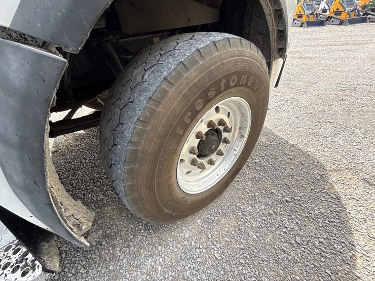 2017-kenworth-t880-image-10