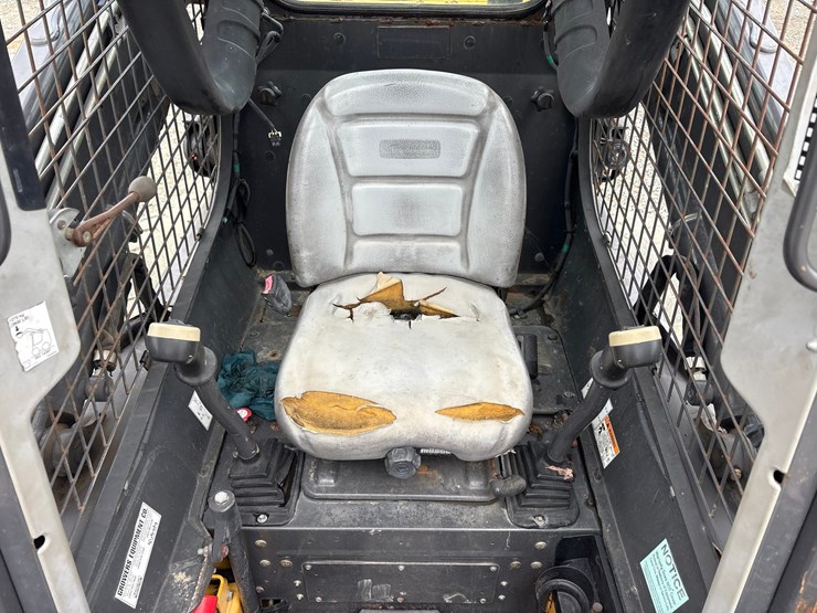 2019-new-holland-l228-image-50