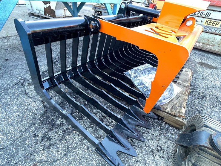 #9103-•-rock-bucket-with-grapple-arm-(o4)-image-6