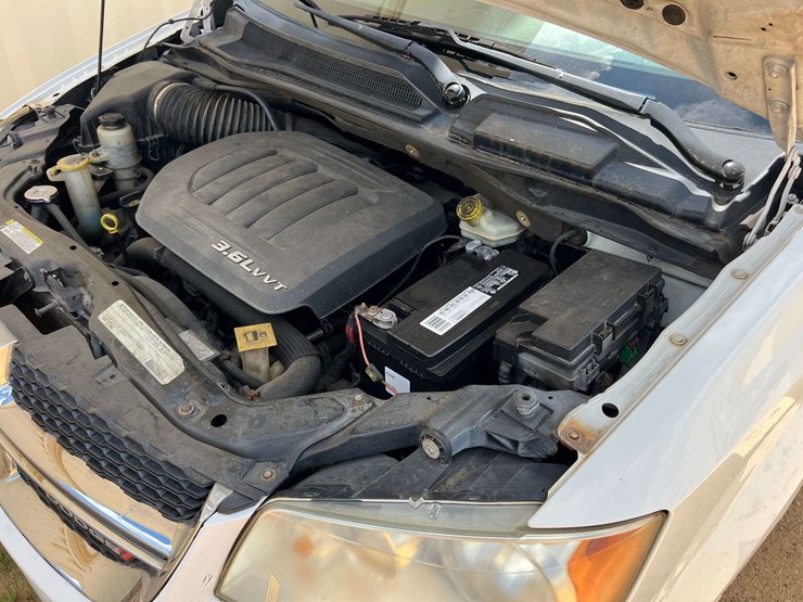 2013-dodge-grand-caravan-image-24