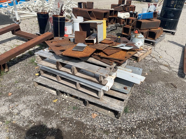 #10613-•-pallet-of-scrap-metal-image-1