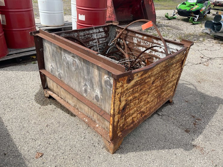 #10629-•-metal-bin-with-scrap-metal-pieces-image-4