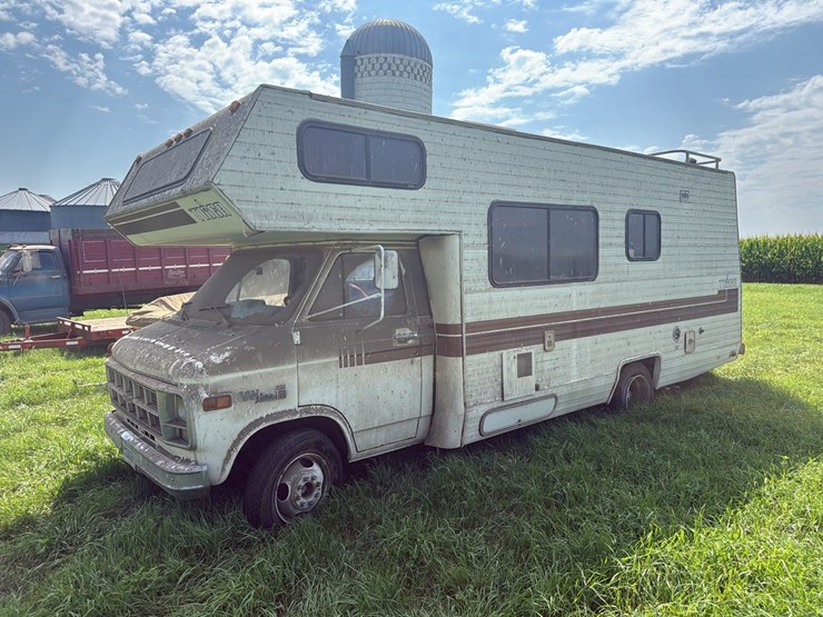 gmc-vandura-tioga-rv-camper,-39,839-miles-*not-running-and-all-the-tires-are-flat,-rotten-or-off-bead*-rotten----title-and-transfer-fees-to-apply-image-3