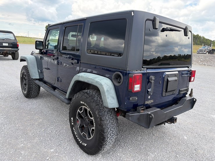 2013-jeep-wrangler-rubicon-image-5