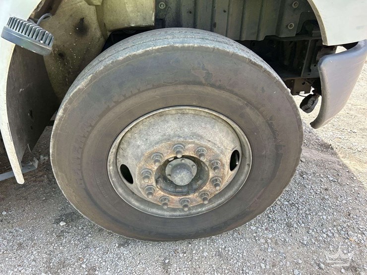 2014-international-durastar-4300-image-30