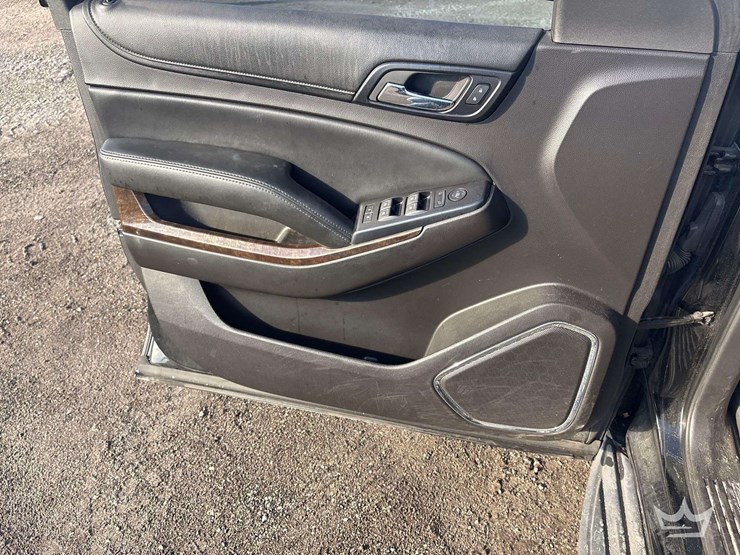2015-chevrolet-tahoe-image-9