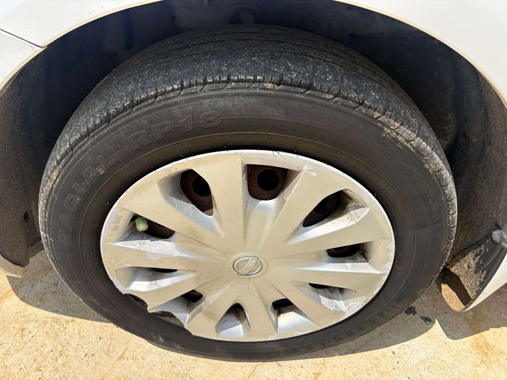 2013-nissan-versa-4-door-sedan-(198,059-miles)-image-8