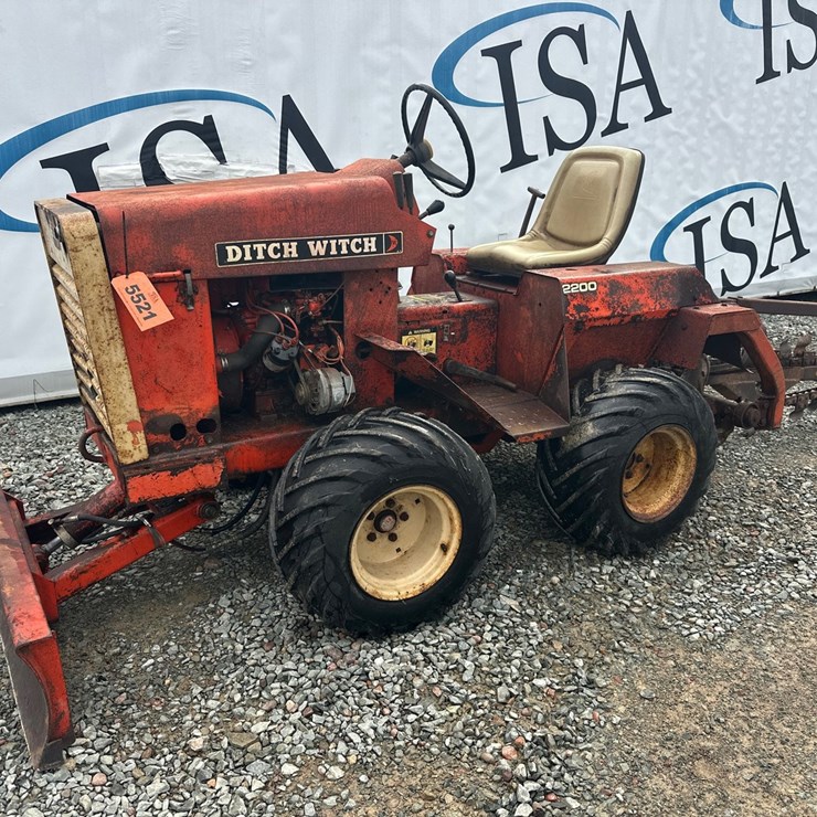 DITCH WITCH 2200