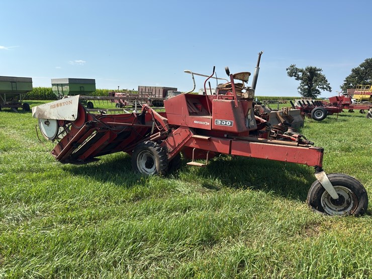 hesston-300-image-3