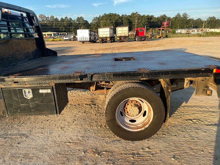 2013-ford-f550-image-15