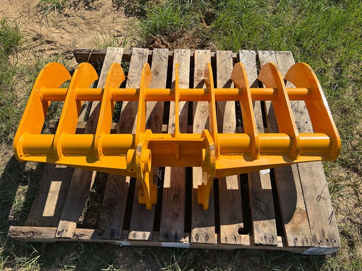 caterpillar-305-image-3