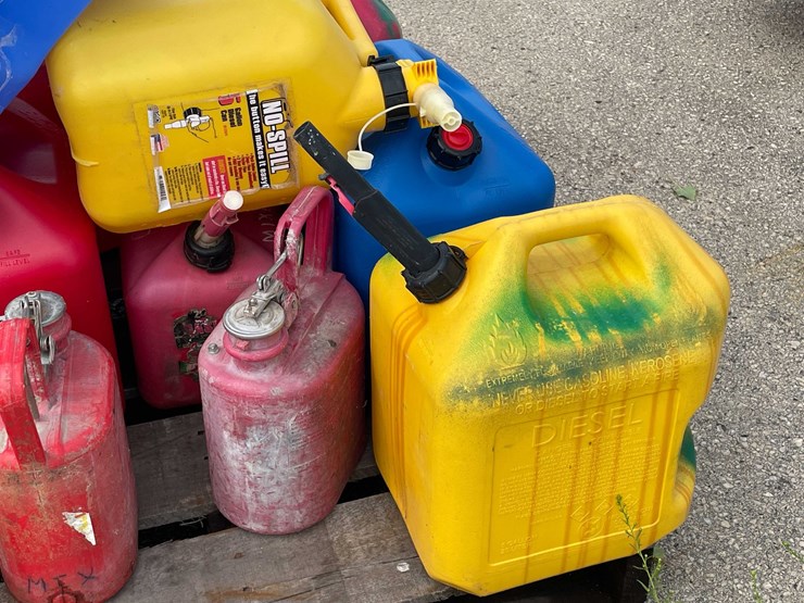 #10553-•-pallet-of-fuel-cans-image-7
