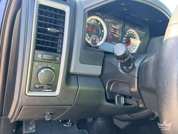 2015-dodge-2500-image-15