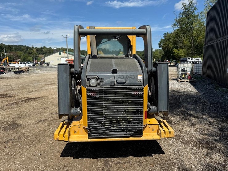 2014-deere-326e-image-3