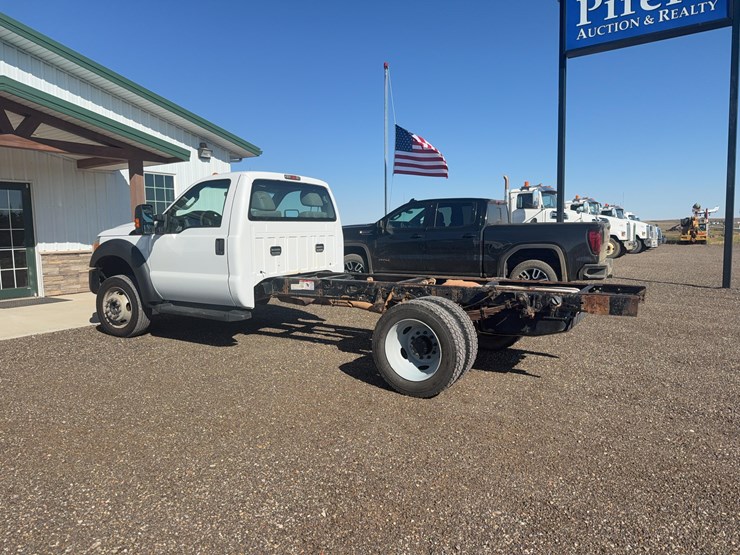 2011-ford-f550-image-2