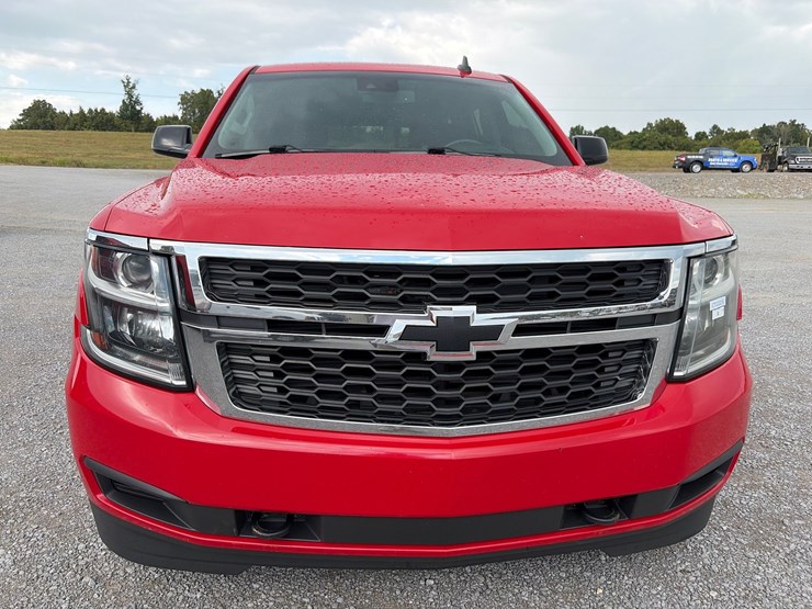 2018-chevrolet-tahoe-lt-image-13