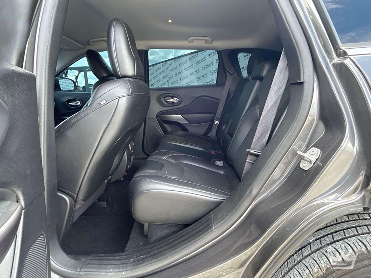 2022-jeep-cherokee-image-16
