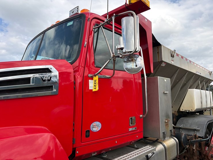 2018-western-star-4700sf-image-27