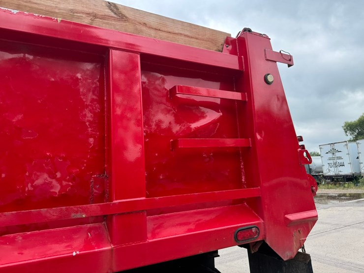 1995-mack-rd688s-image-19
