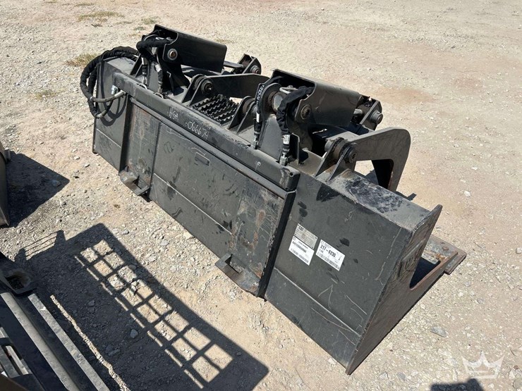 2021-caterpillar-80in.-hydraulic-dual-cylinder-grapple-bucket-skid-steer-attachment-image-4