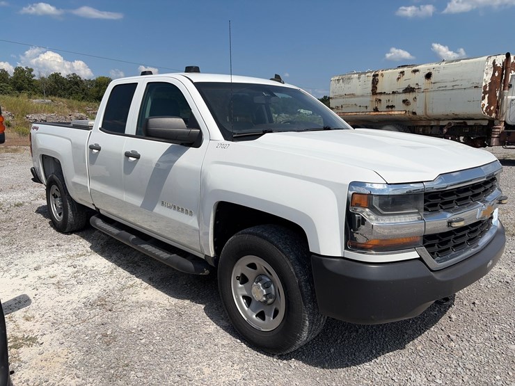 2018-chevrolet-silverado-1500-image-10
