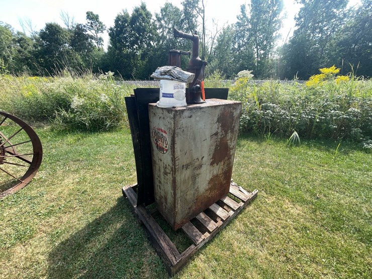 #1619-•-(2)-vintage-gas-tanks-image-1