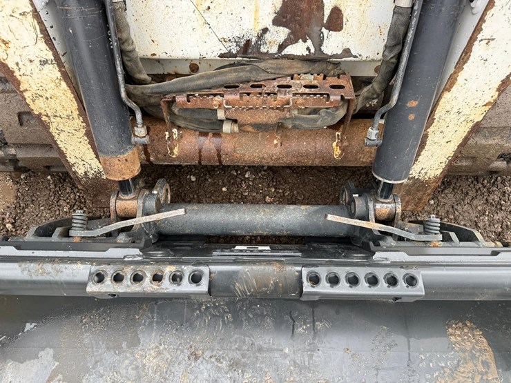 2012-bobcat-t750-image-9