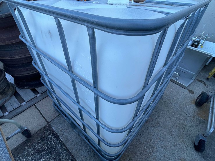 #9131-•-275-gallon-ibc-liquid-container-(03)-image-5