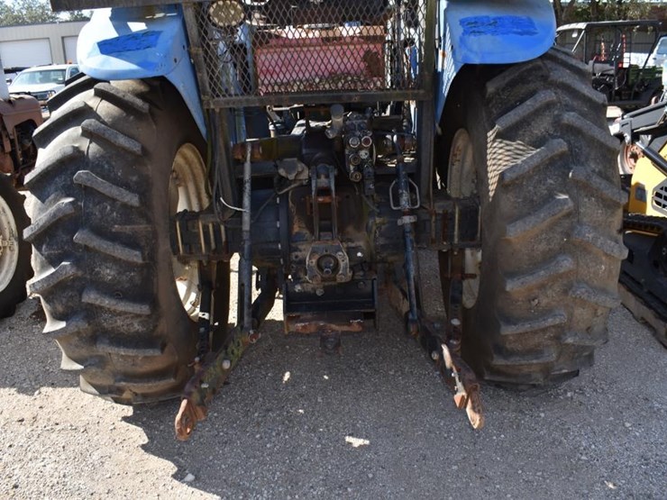 new-holland-tb100-image-8