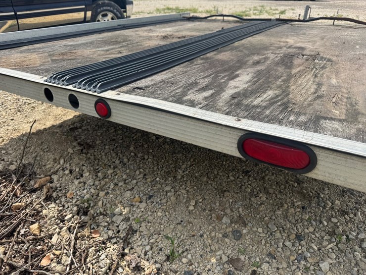 #10515-•-triton-xt-snowmobile-trailer-(located-in-rosendale-wi)-image-17