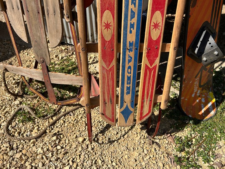 #6270-•-(2)-vintage-runner-sleds-image-7