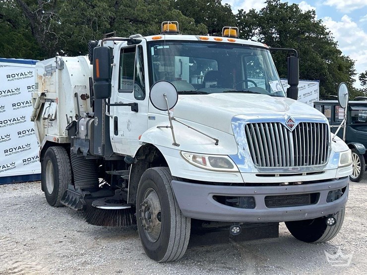 2014-international-durastar-4300-image-2