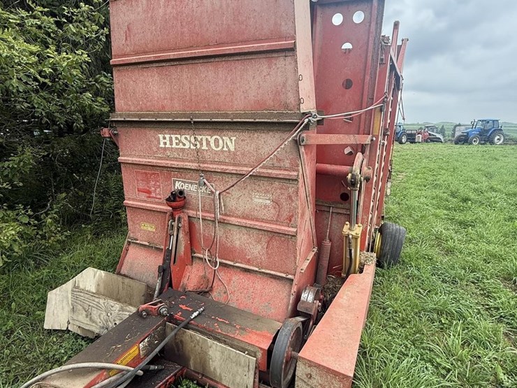 #115-•-hesston-stak-hand-10-stacker-image-4