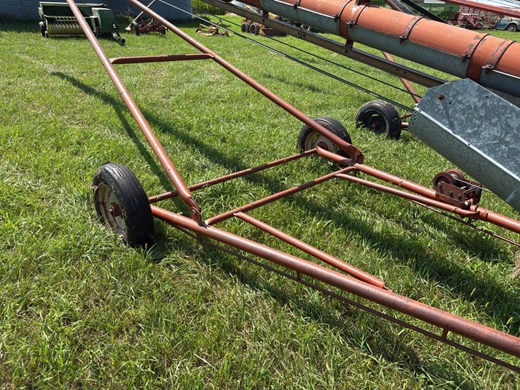 kewanee-8”-x-?-pto-auger-*-tires-are-shot*-image-5