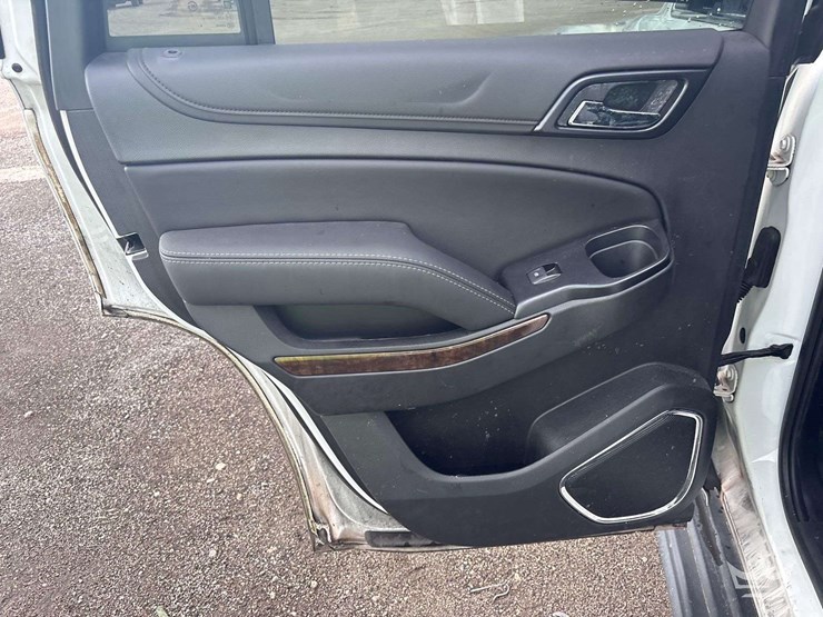 2019-chevrolet-tahoe-image-17