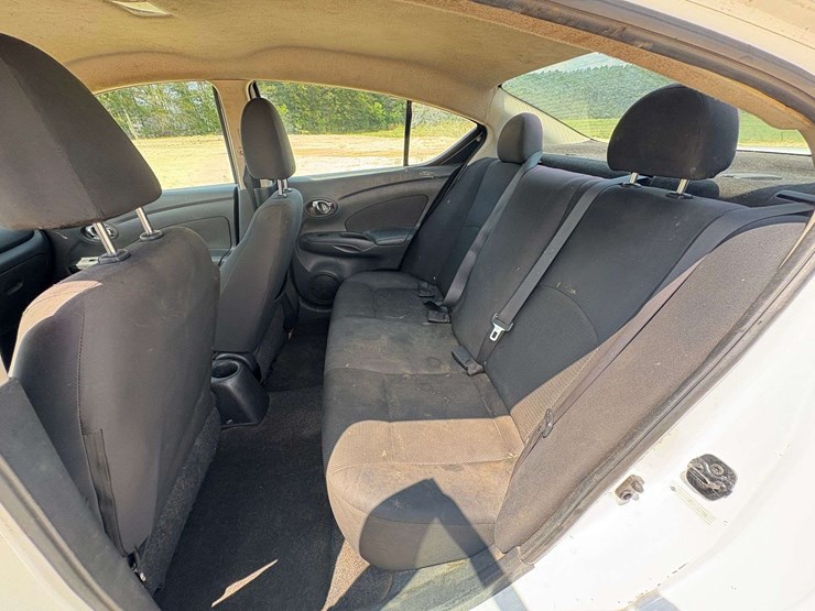 2013-nissan-versa-4-door-sedan-(198,059-miles)-image-17