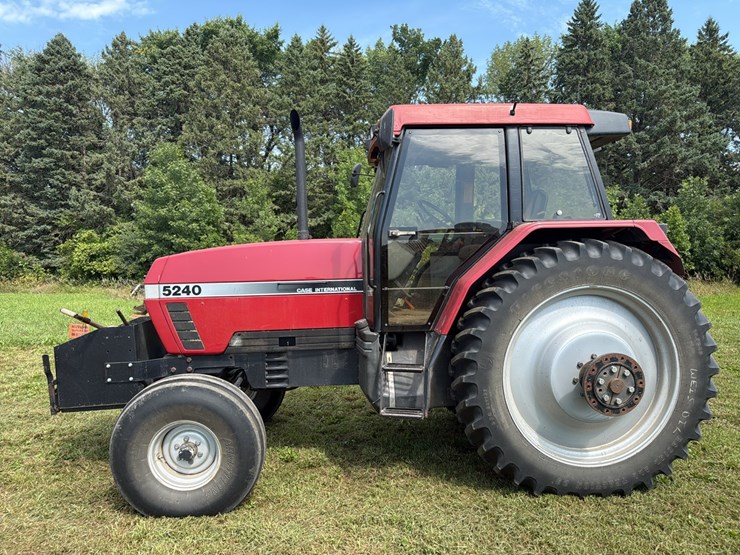 case-ih-5240-image-1