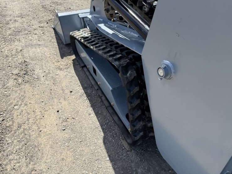 2026-sdlanch-ssl1200-mini-compact-track-loader-image-16