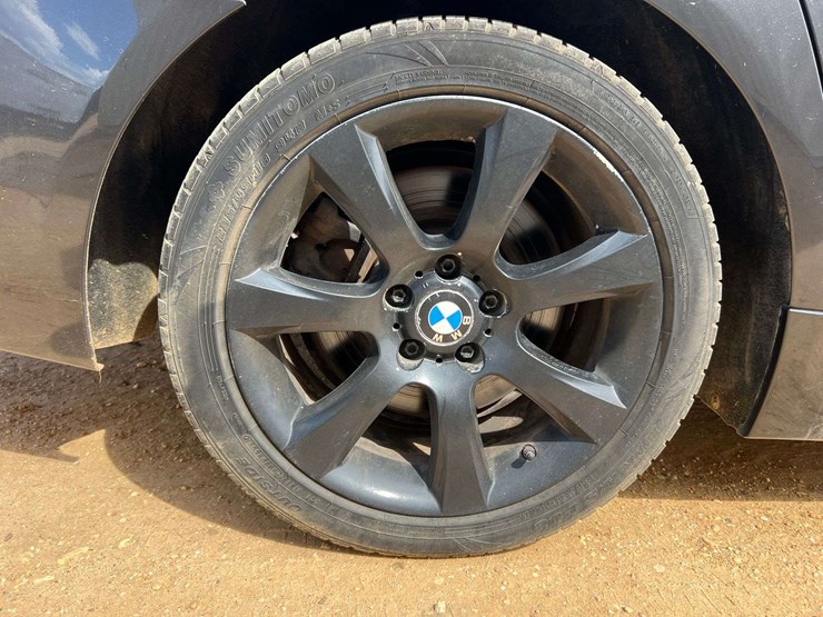 2011-bmw-550i-xdrive-(120,330-miles)-image-13
