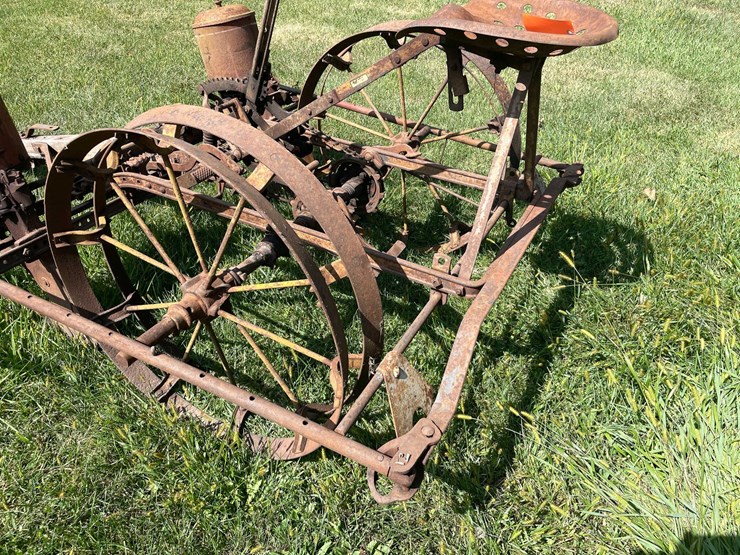 #1622-•-antique-mccormick-corn-planter-image-14