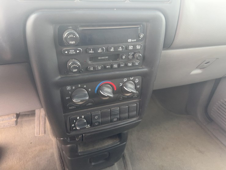 2000-chevrolet-venture-image-16