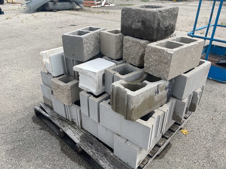 #10626-•-(3)-pallets-of-concrete-pieces-image-5