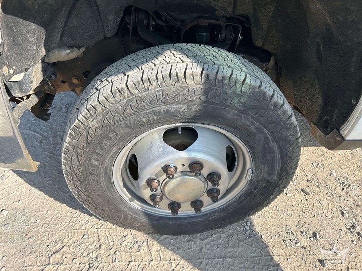 2016-chevrolet-silverado-3500-image-29