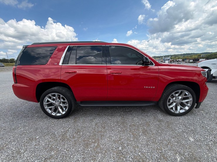 2018-chevrolet-tahoe-lt-image-9