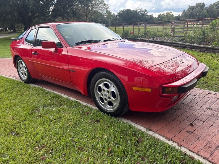 #152-•-offered-at-no-reserve-|-1987-porsche-944-image-2